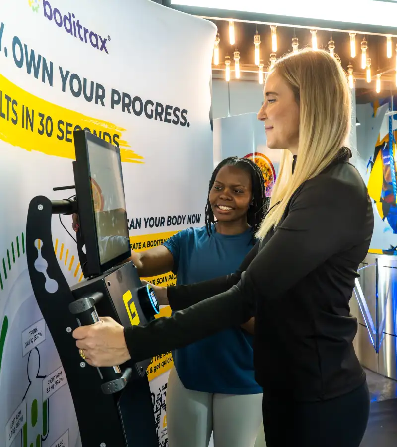 Gymnation Staff Assisting Boditrax Body Scan (1)